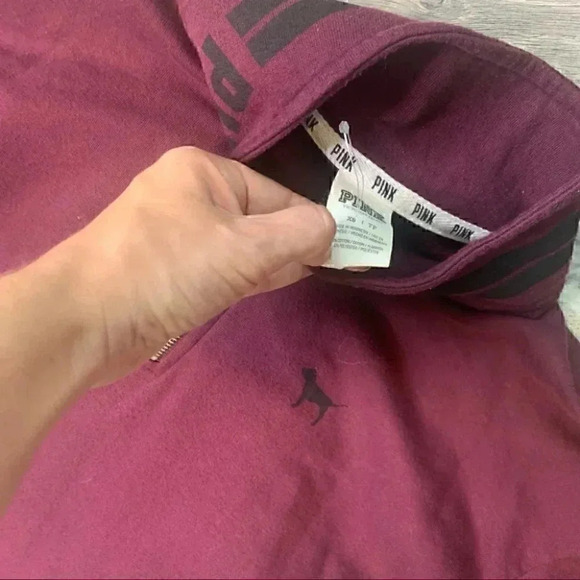 Victoria secret pink maroon wine and black dog logo 1/4 zip pullover xs - Picture 5 of 5